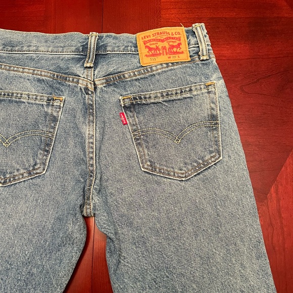 LEVI’S 511 LIGHT wash Denim shorts - Picture 5 of 6